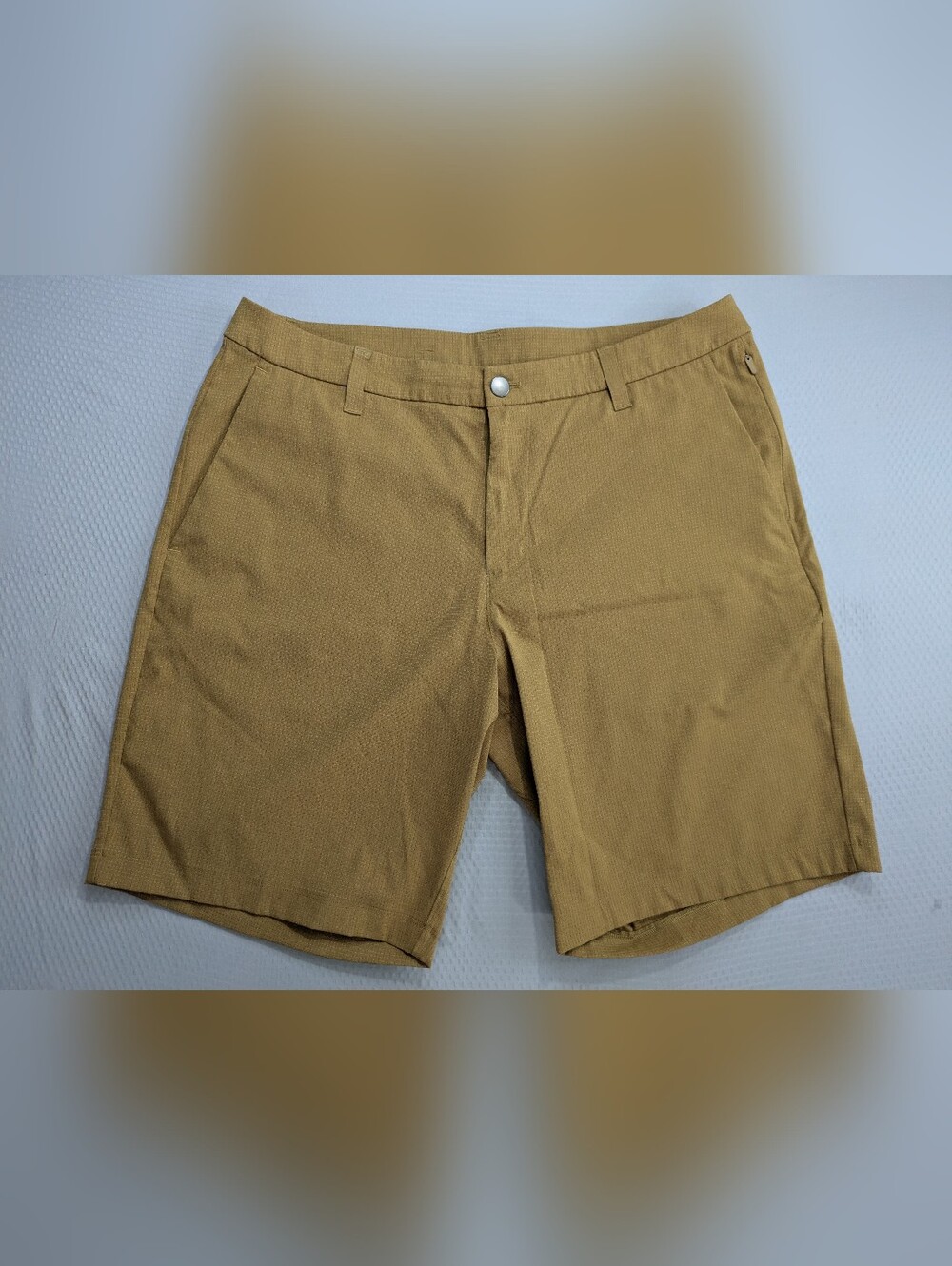 Lululemon Men’s Commission Ventlight 9” Shorts 34 M7arxs Khaki Textured Chino